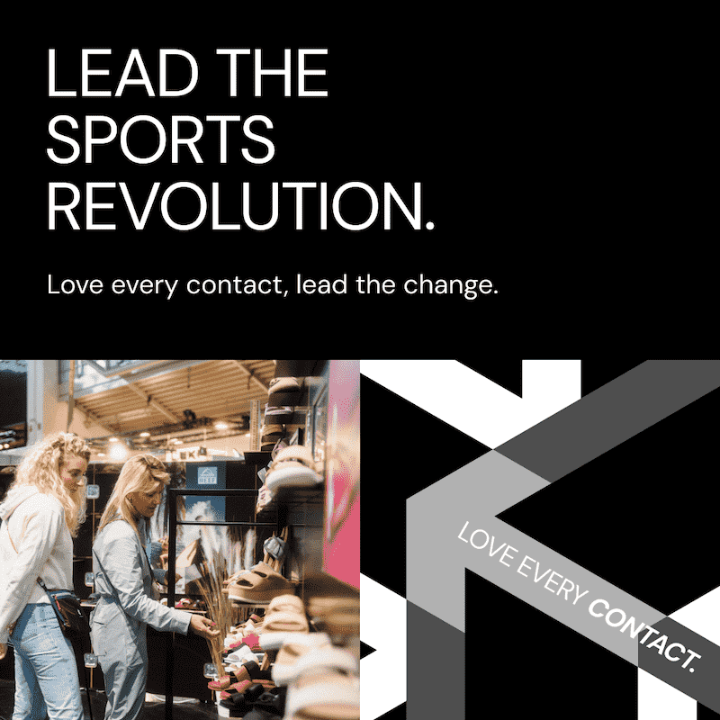 Besucherinnen auf der ISPO München entdecken innovative Sportartikel am Ausstellerstand – Teil einer digitalen B2B Marketingkampagne für die Sportartikelindustrie.