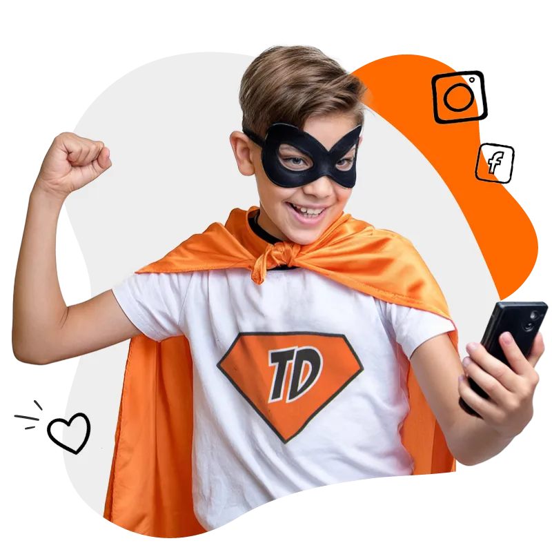 the-digitale-gmbh-münchen-social-media-agentur_header Herokid freut sich und hat Handy in der Hand