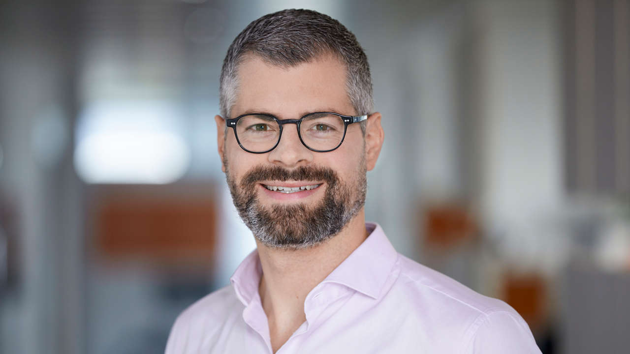 the-digitale-gmbh_mitarbeiter_dominique-korschinek_quer Portrait von The Digitale CEO Dominique Korschinek